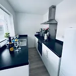 Holly House- 2 Bed *