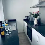 Holly House- 2 Bed Lägenhet *
