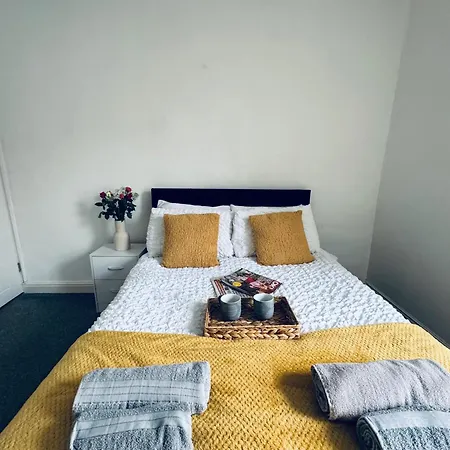 Holly House- 2 Bed Lägenhet *